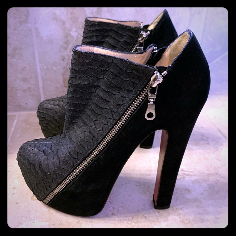 Red Carpet ready Louboutin.